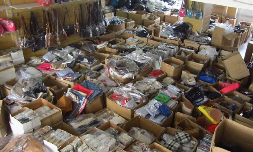 "Βουνό" απο προϊόντα "μαϊμού": Έτοιμα να “γεμίσουν” νησιά και το ίντερνετ